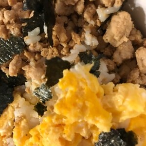 みんな大好き母の味☆とろっと半熟そぼろ丼